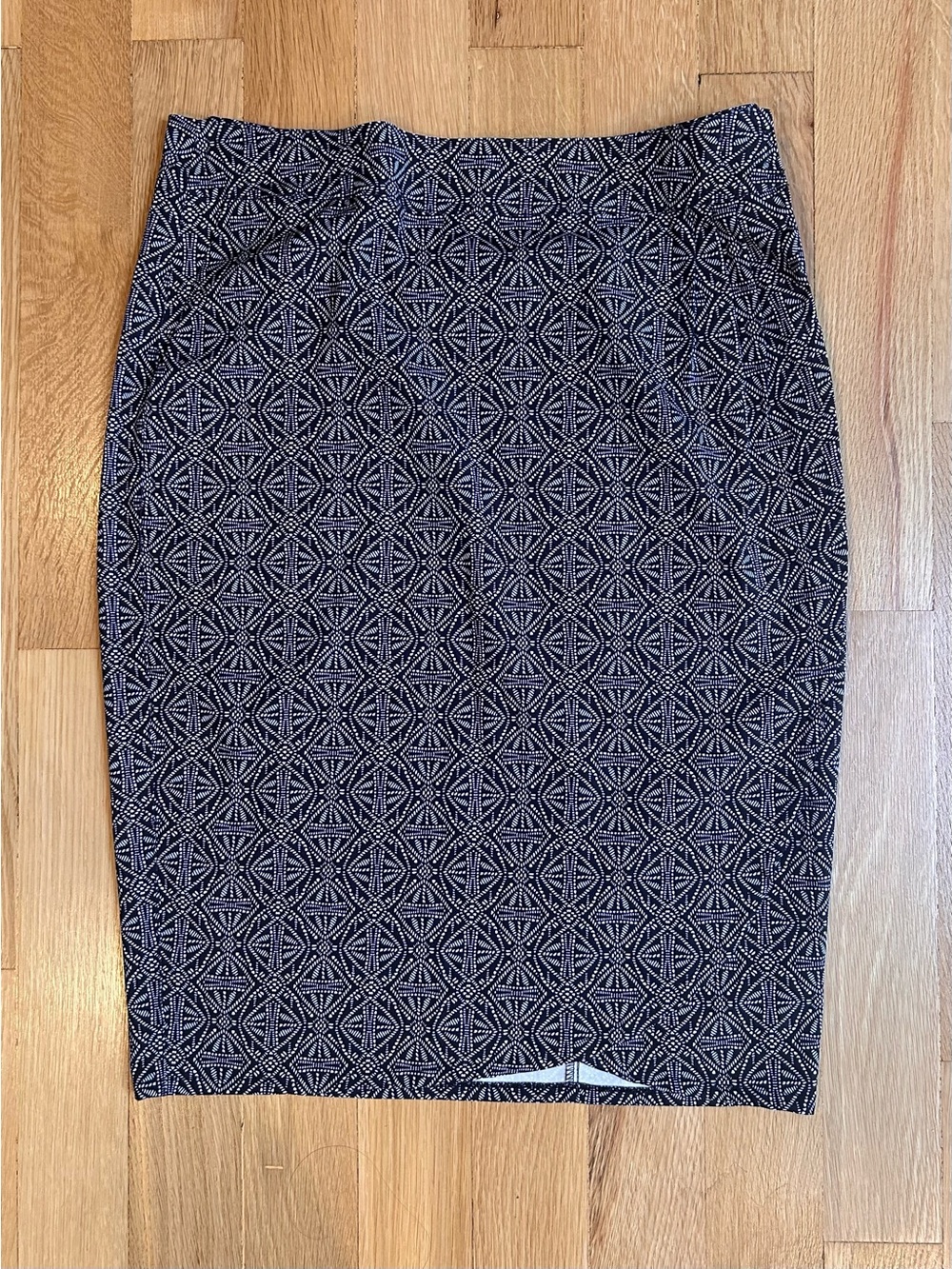 Ripskirt Hawaii Black and White Geometric Skirt just Below Knee Length Medium